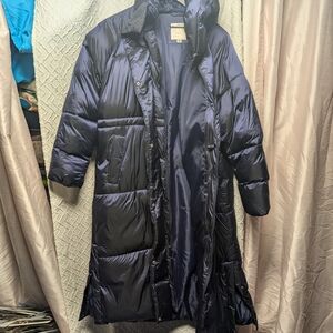 Elegant Navy Puffer Coat for Women